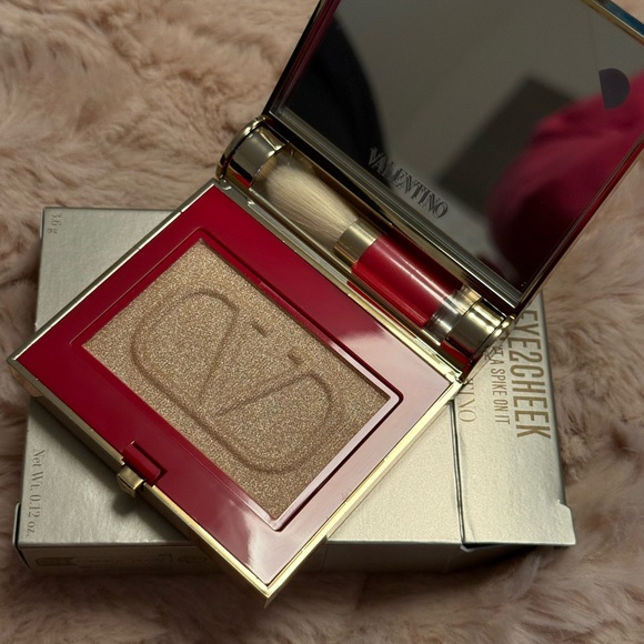 Valentino Gold Stud-Embellished Compact Face Palette - Picture 3 of 10